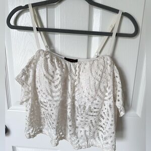 Material Girl White Sleeveless Cropped Ruffled Blouse